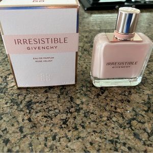 Givenchy irresistible eau de perfume rose velvet NEW